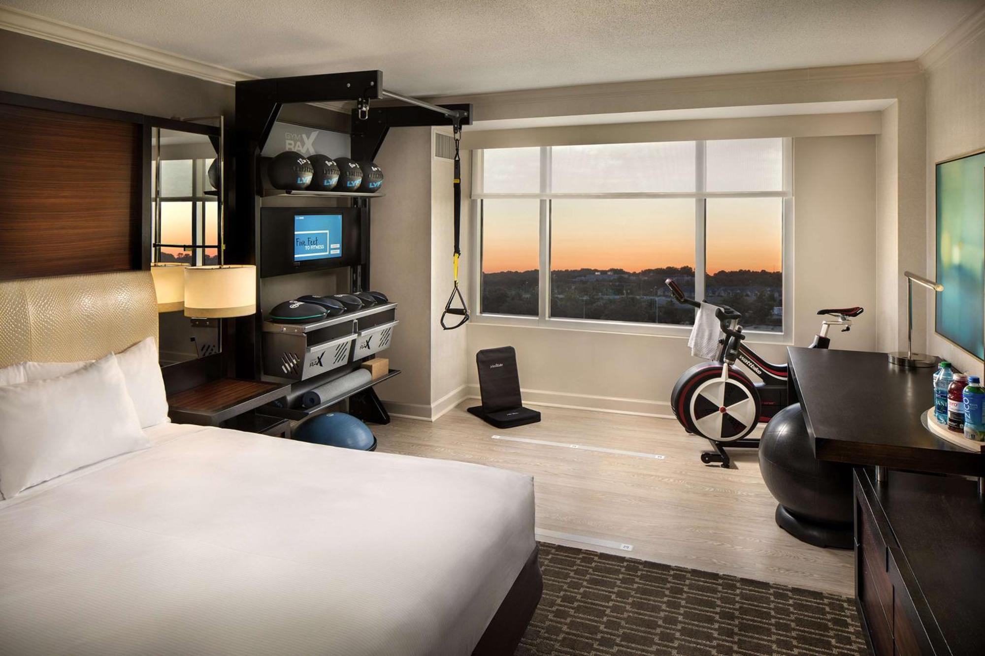 Hotel Doubletree By Hilton Atlanta Airport College Park Exterior foto