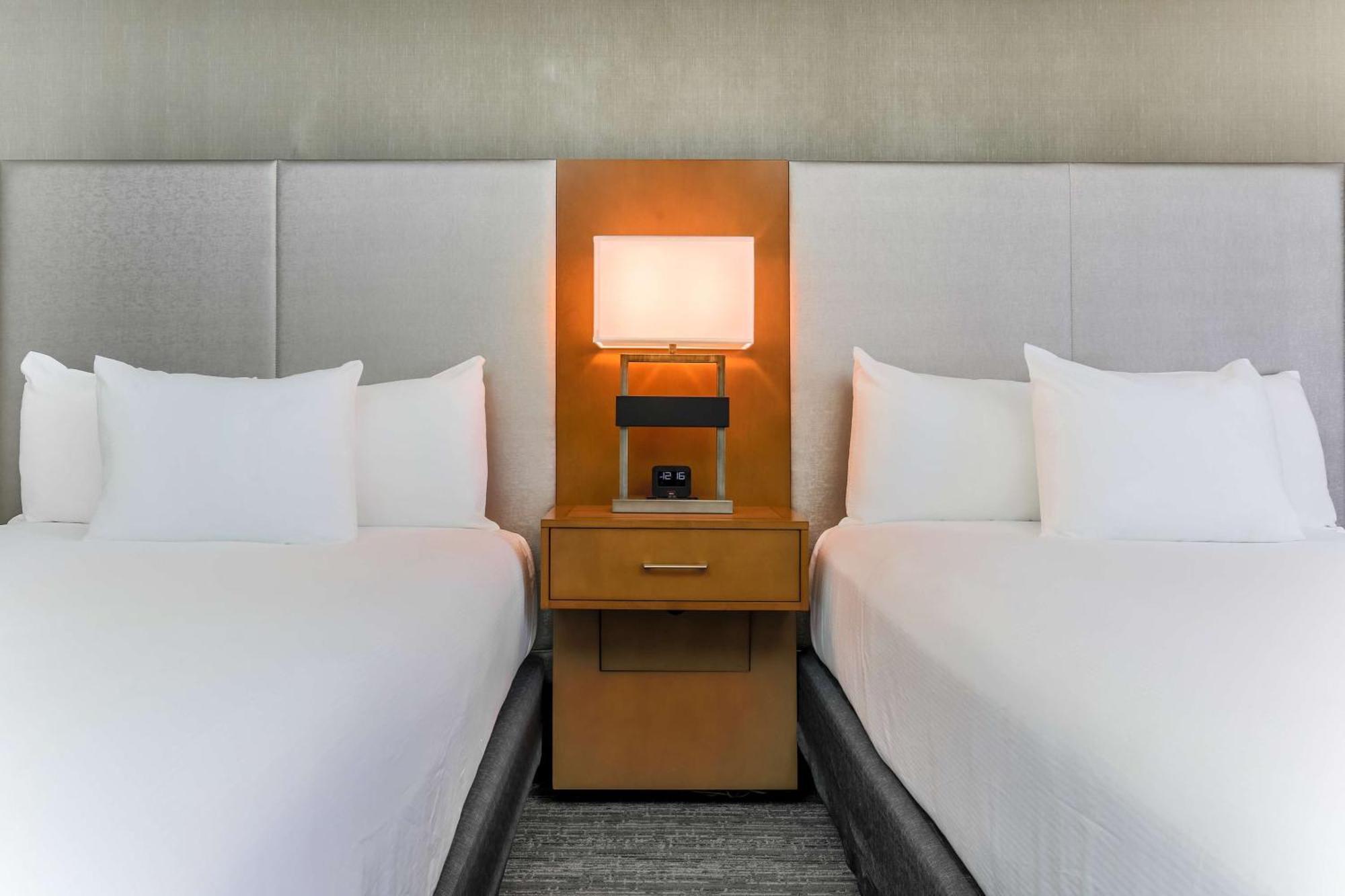 Hotel Doubletree By Hilton Atlanta Airport College Park Exterior foto