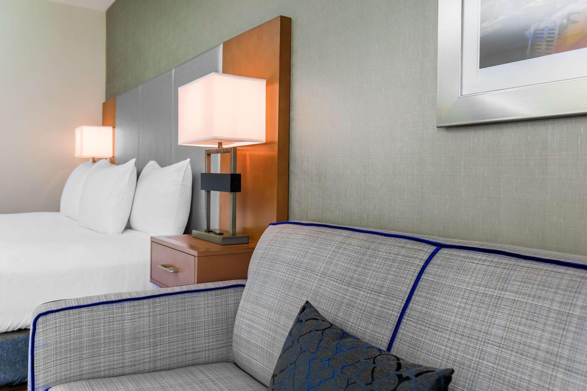 Hotel Doubletree By Hilton Atlanta Airport College Park Exterior foto
