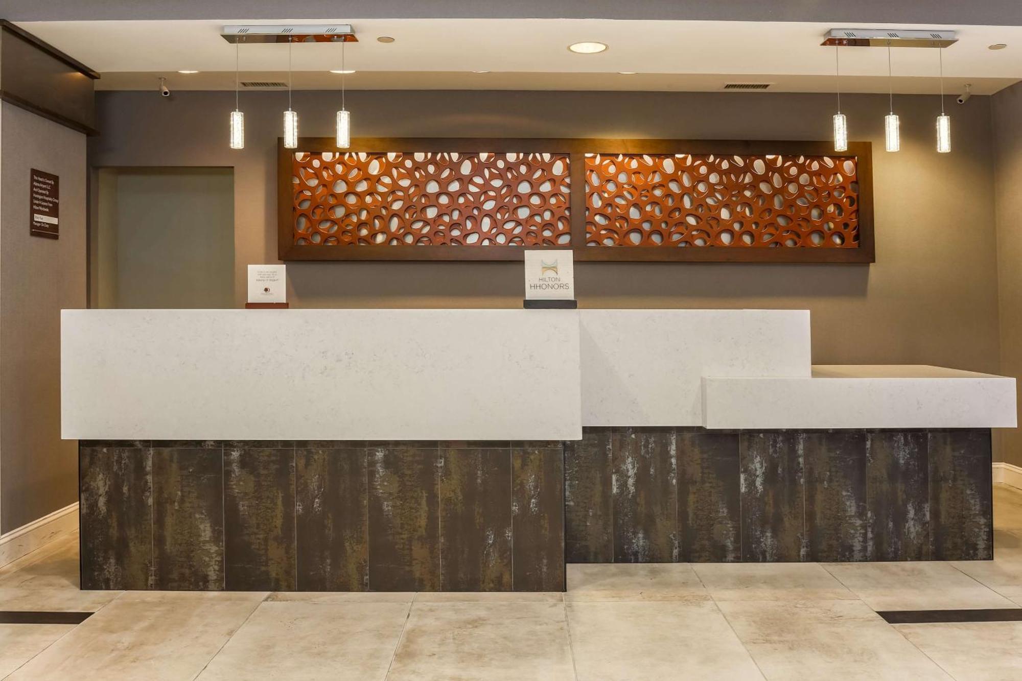 Hotel Doubletree By Hilton Atlanta Airport College Park Exterior foto