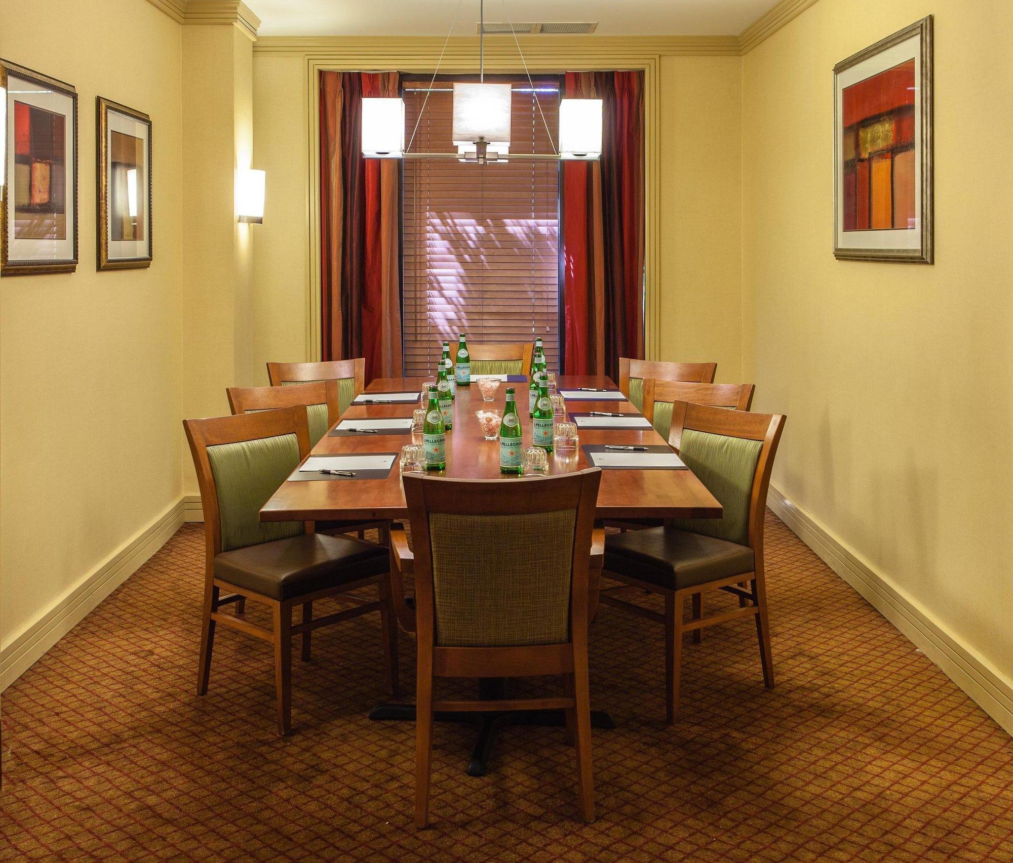 Hotel Doubletree By Hilton Atlanta Airport College Park Exterior foto